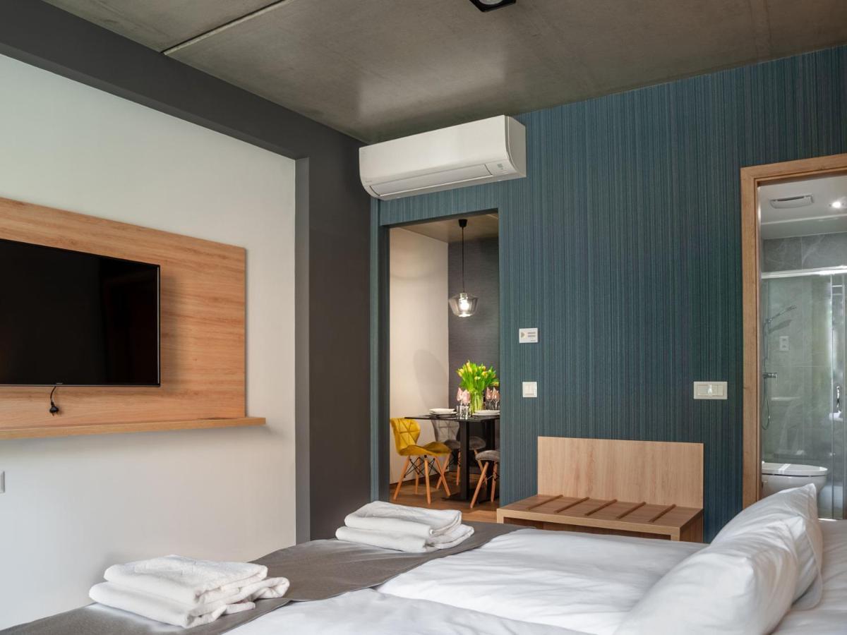 R31 Residence Sarvar Room photo